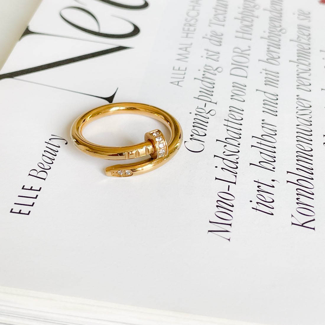 Prestige Gold Ring Diamonds